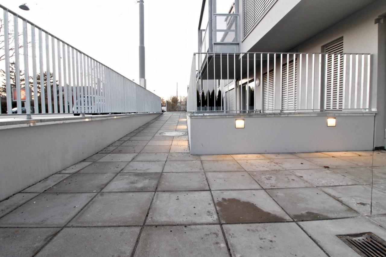 Balcony/Pool/Free Parking Garage Studio Wien Exteriör bild