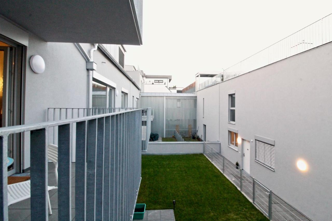 Balcony/Pool/Free Parking Garage Studio Wien Exteriör bild