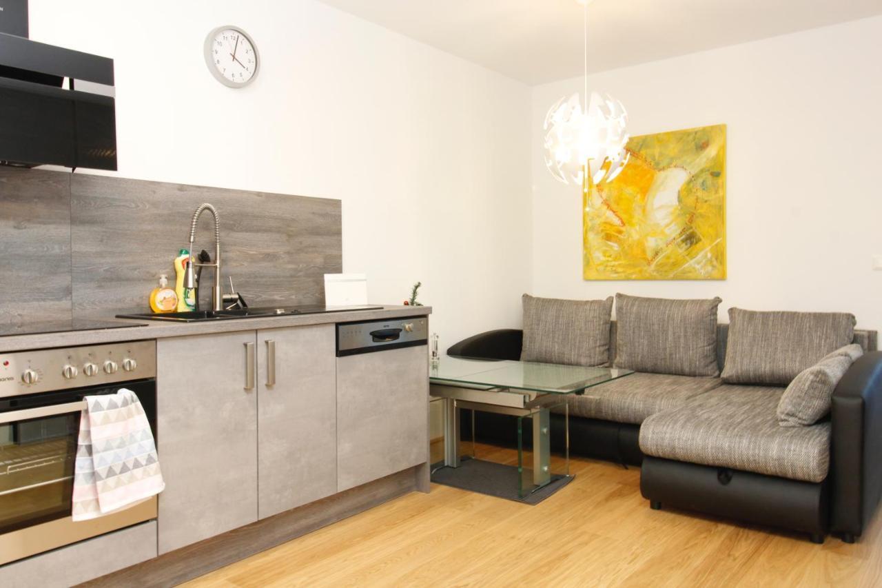 Balcony/Pool/Free Parking Garage Studio Wien Exteriör bild