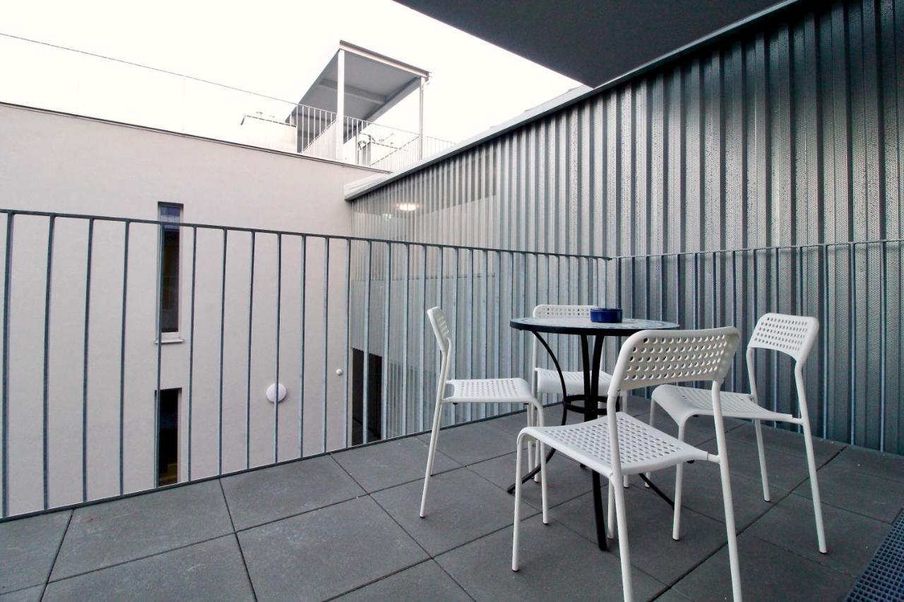 Balcony/Pool/Free Parking Garage Studio Wien Exteriör bild
