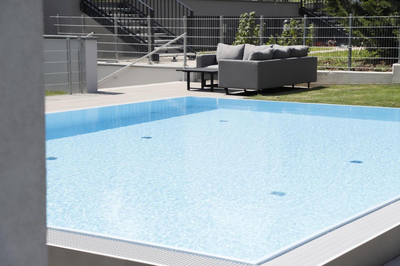 Balcony/Pool/Free Parking Garage Studio Wien Exteriör bild